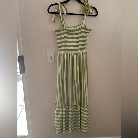 Green and white striped maxi dress - Picture 2 of 2